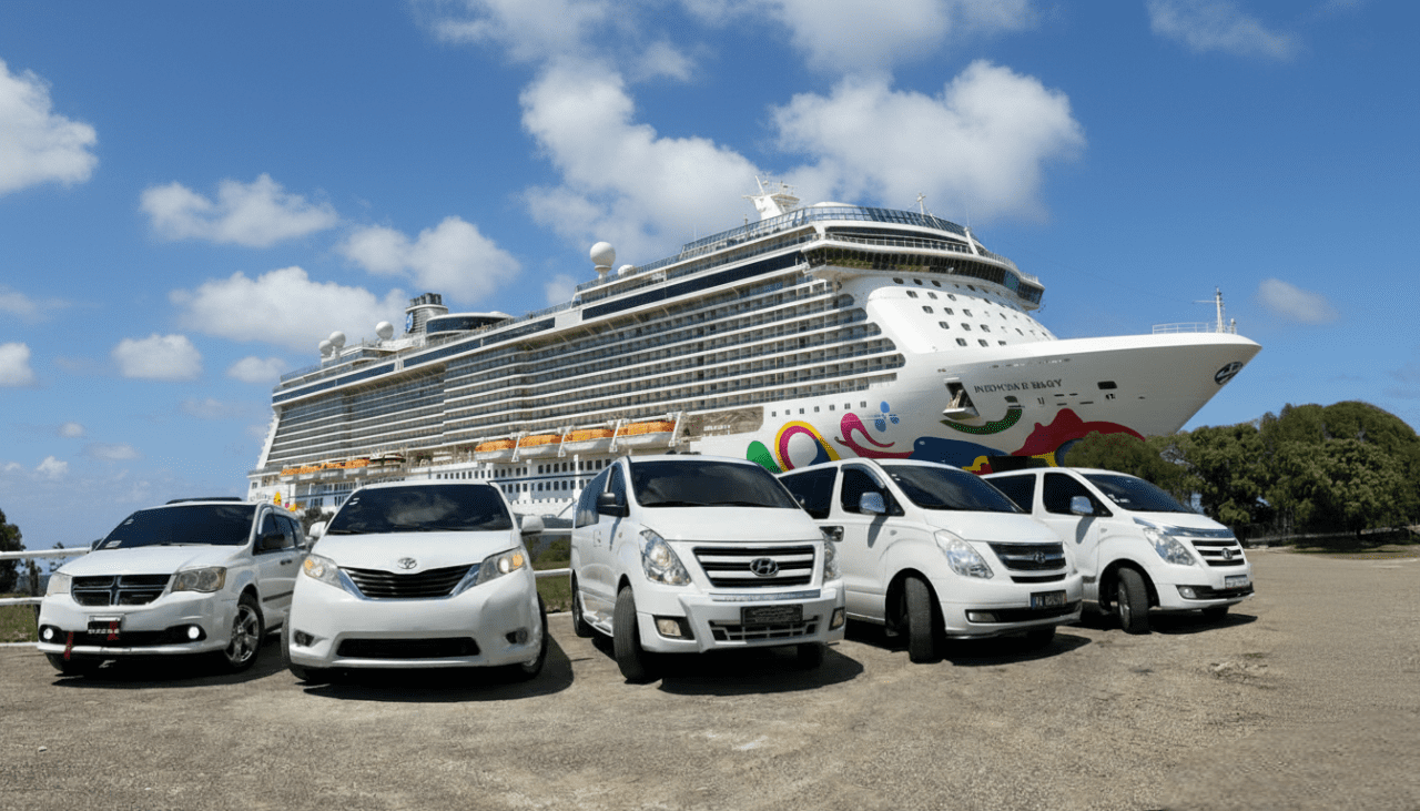 Modern and private van for airport transfers in Puerto Plata